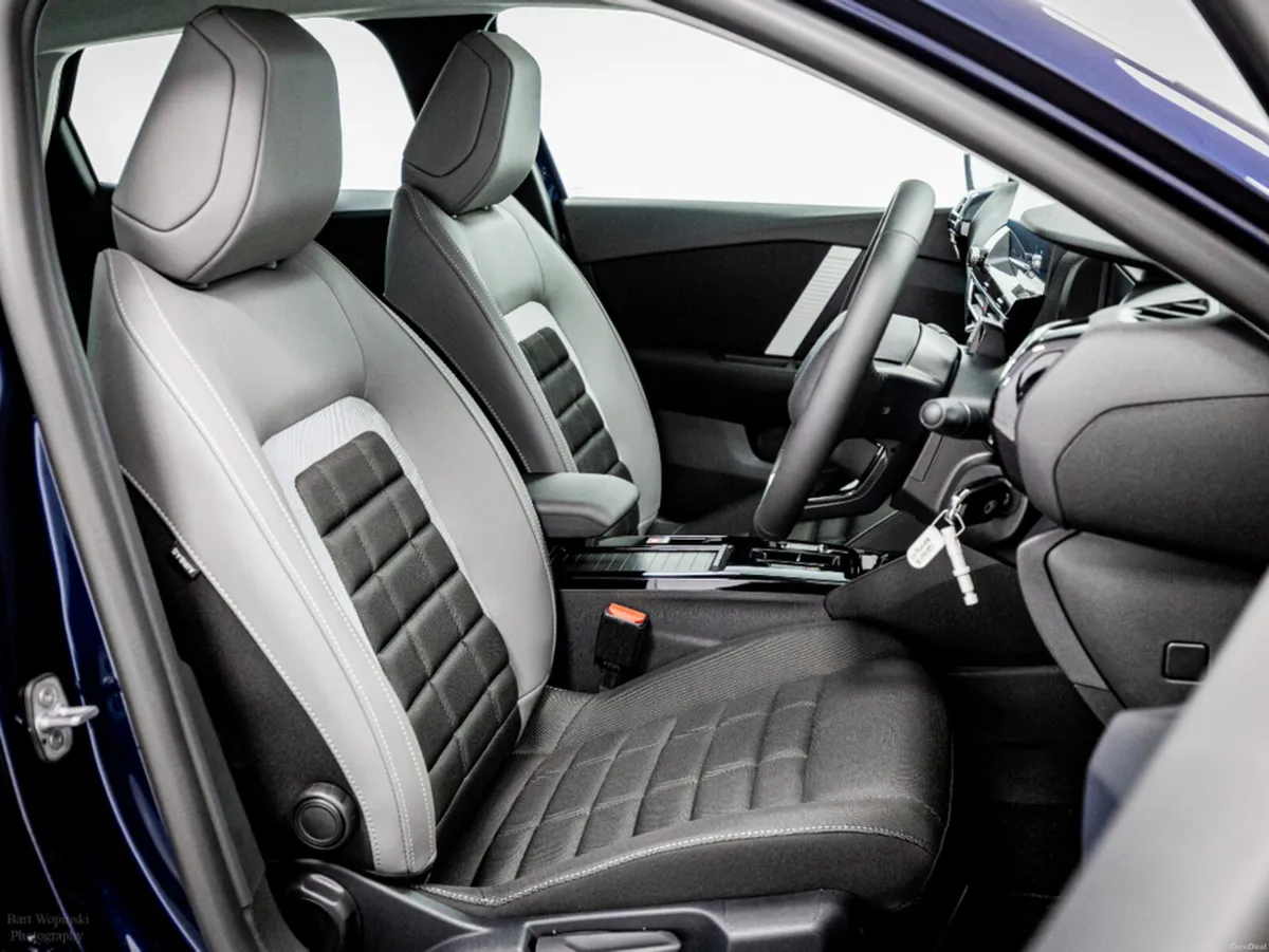 Citroen C4 Plus MHEV 48V Auto 145HP - Image 3