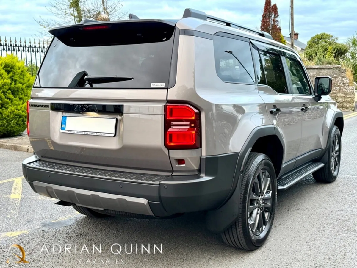 Toyota Land Cruiser 2.8 D4D AUTO ZX PLATINUM SPEC= - Image 5