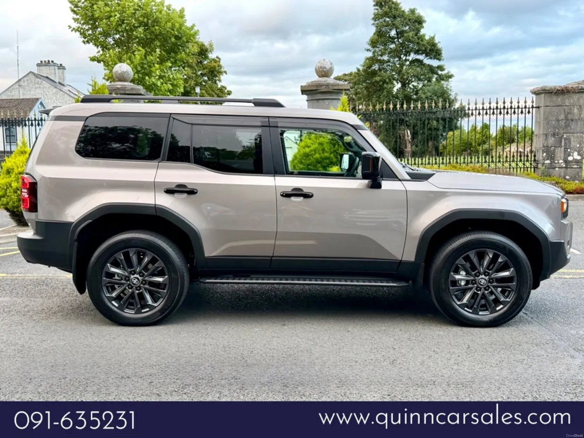 Toyota Land Cruiser 2.8 D4D AUTO ZX PLATINUM SPEC= - Image 2