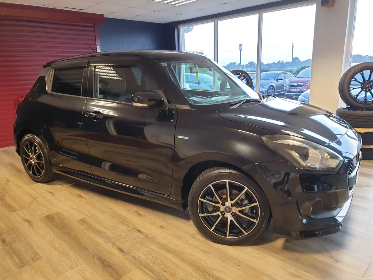SUZUKI SWIFT 1.2 HYBRID RS LINE - Image 2