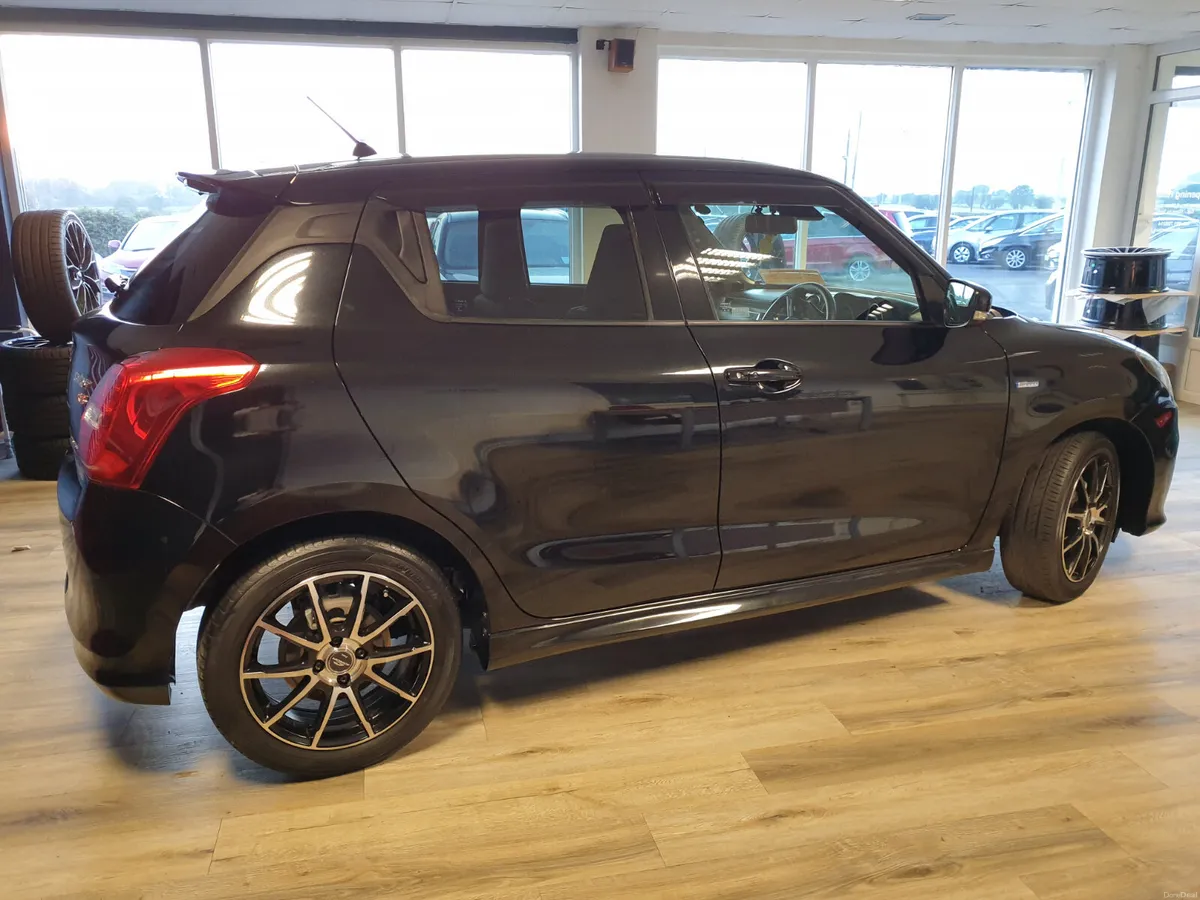 SUZUKI SWIFT 1.2 HYBRID RS LINE - Image 3