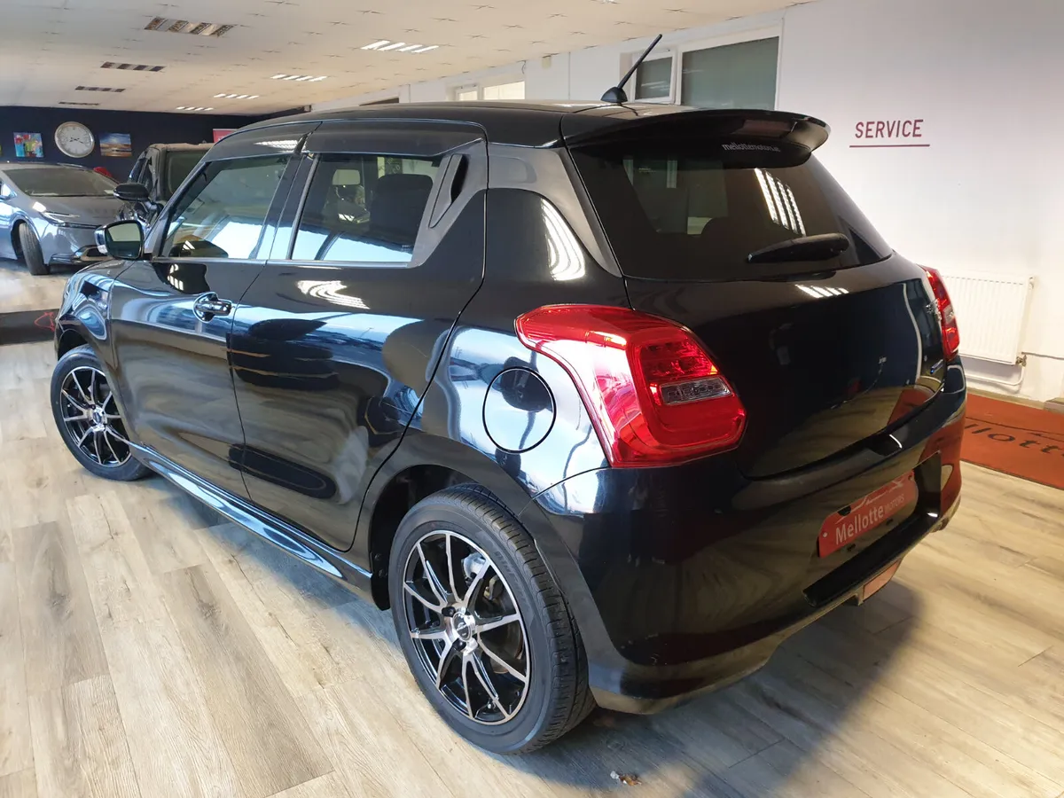 SUZUKI SWIFT 1.2 HYBRID RS LINE - Image 6