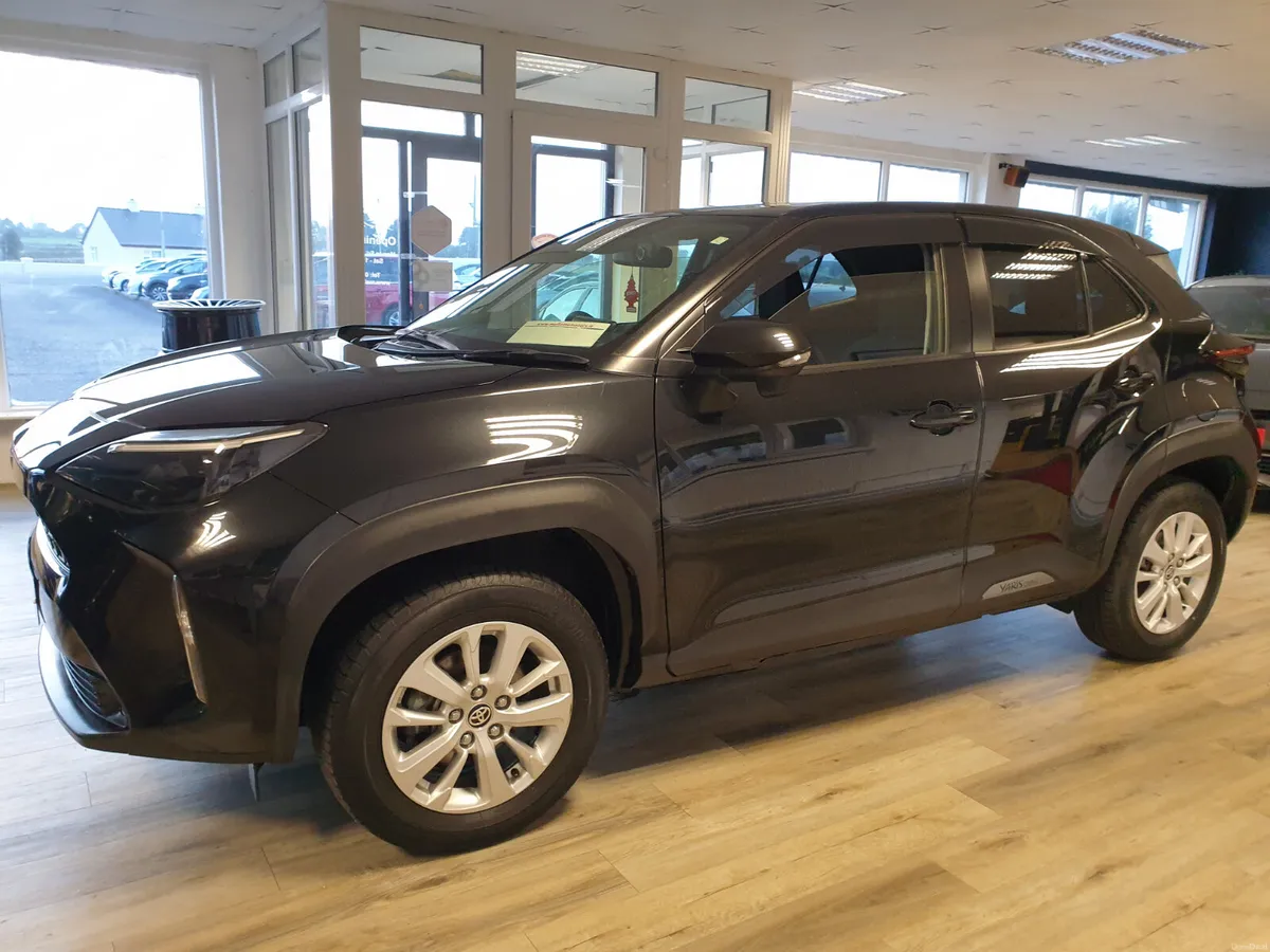 TOYOTA YARIS CROSS 1.5 HYBRID AUTO - Image 2