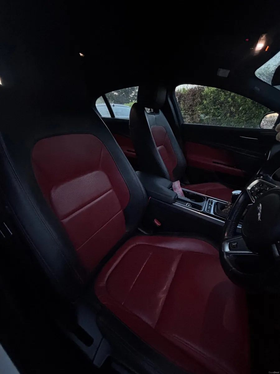 Jaguar XE 2017 - Image 2