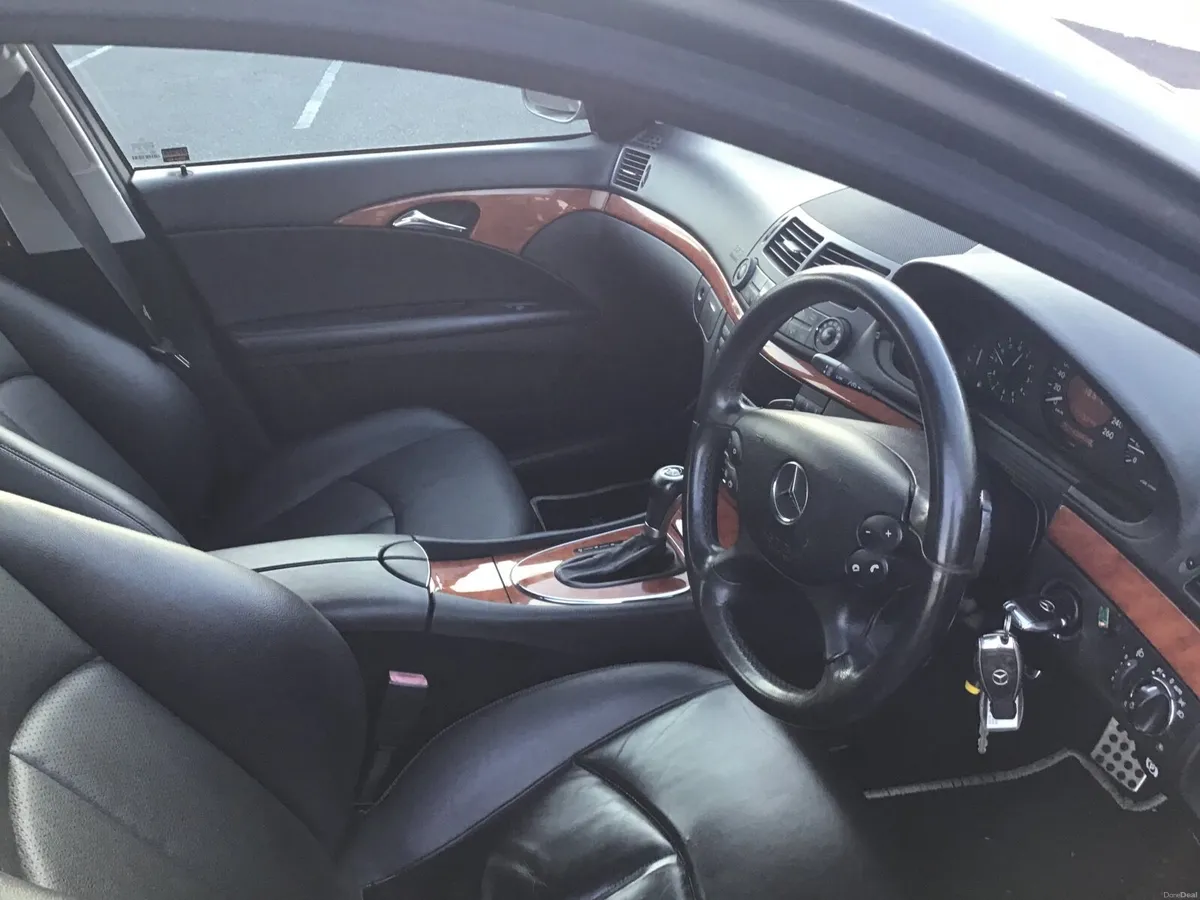 Mercedes-Benz E-Class 2007 - Image 3