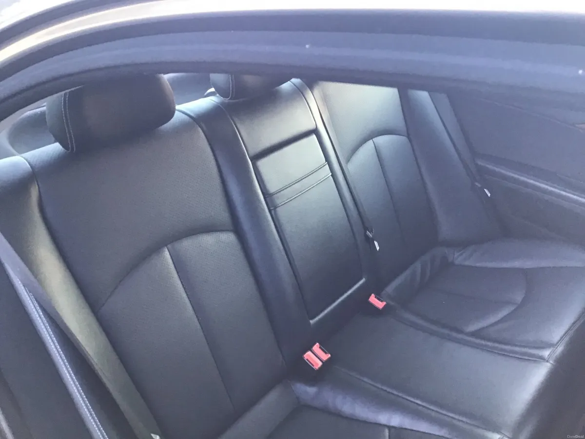Mercedes-Benz E-Class 2007 - Image 2