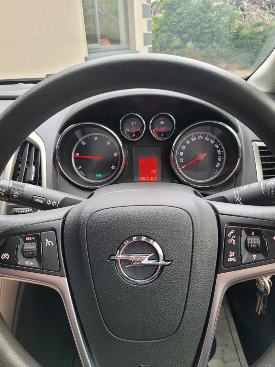 Open astra low mileage - Image 4