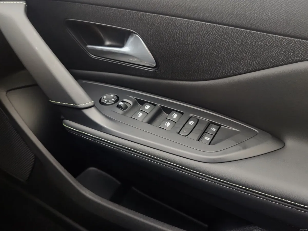 Peugeot 408 GT Hybrid - Image 3