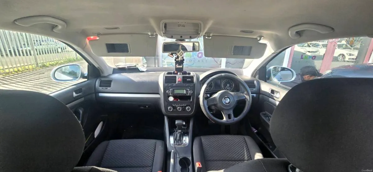 Vw jetta 2010 automatic - Image 5