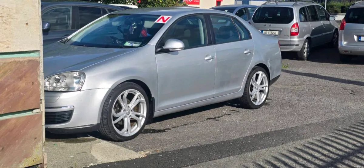 Vw jetta 2010 automatic - Image 2
