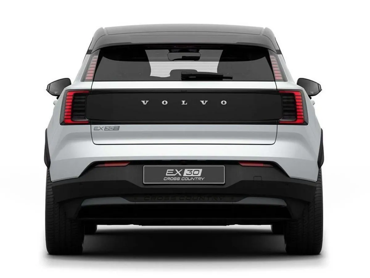 Volvo EX30 P5 ULTRA CROSS COUNTRY LONG RANGE *ORDE - Image 4