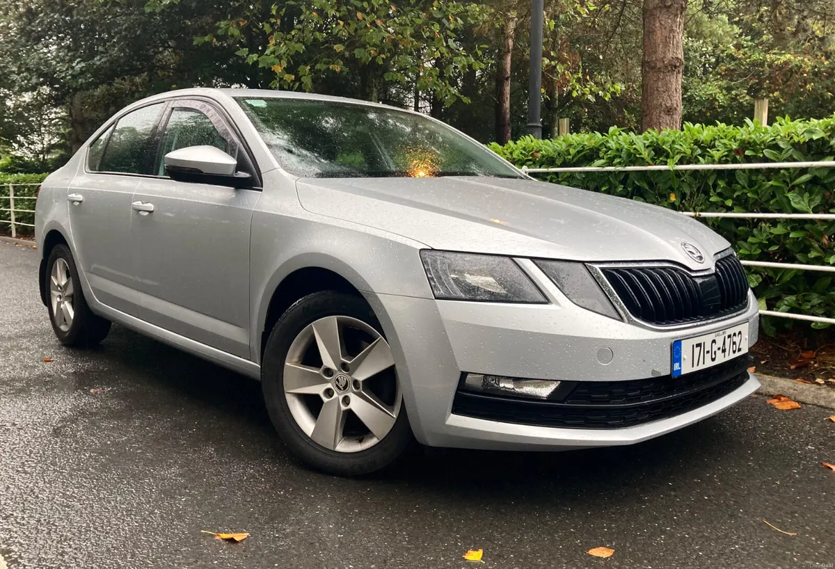 Skoda Octavia 1.6 Tdi Deluxe SE Edition Pristine - Image 4