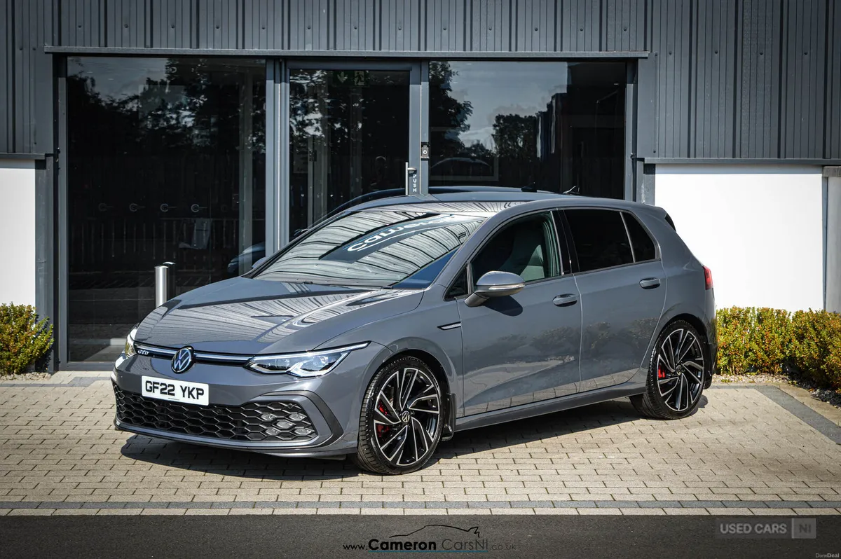 Volkswagen Golf DIESEL HATCHBACK - Image 1