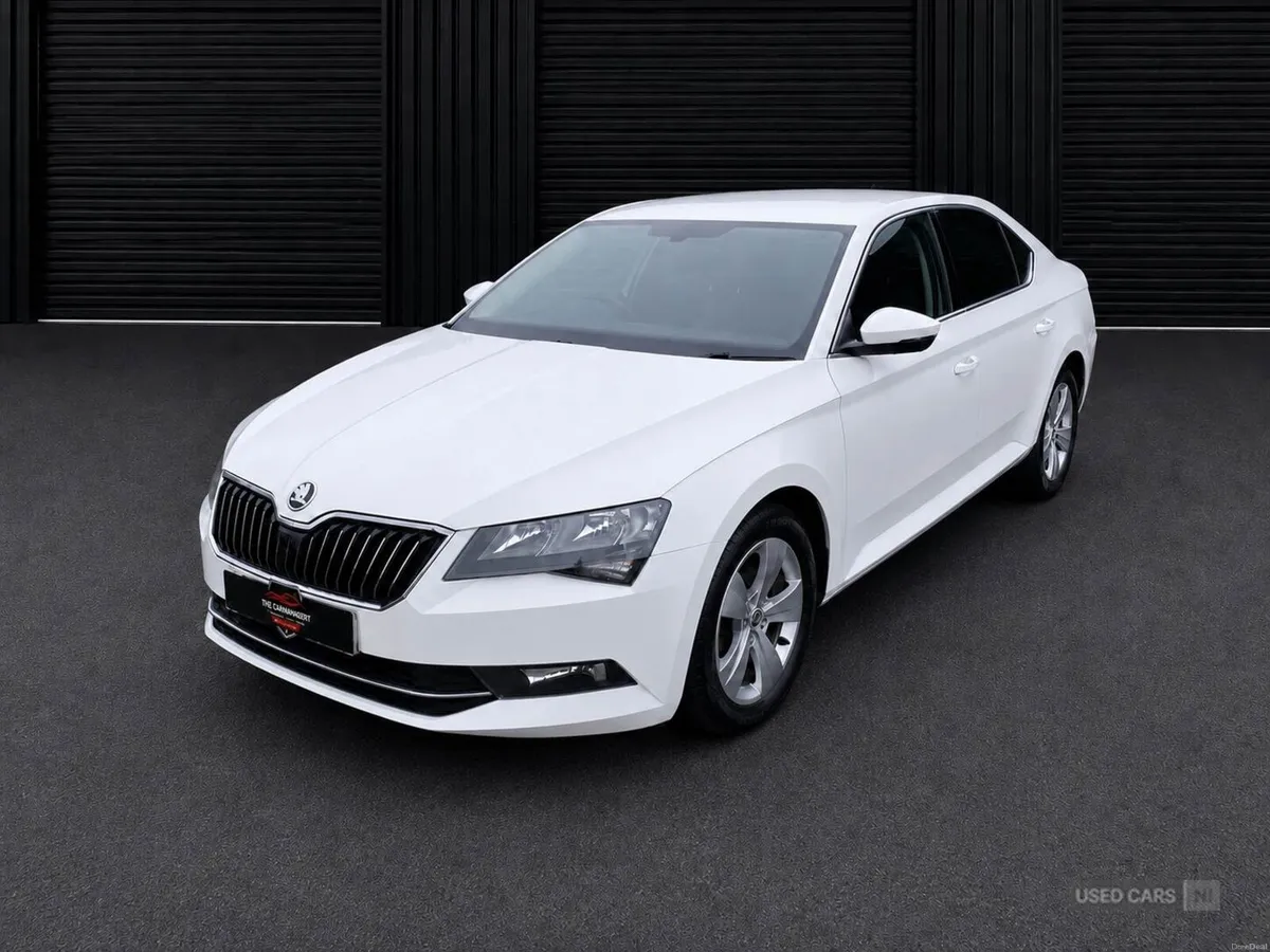 Skoda Superb DIESEL HATCHBACK - Image 3