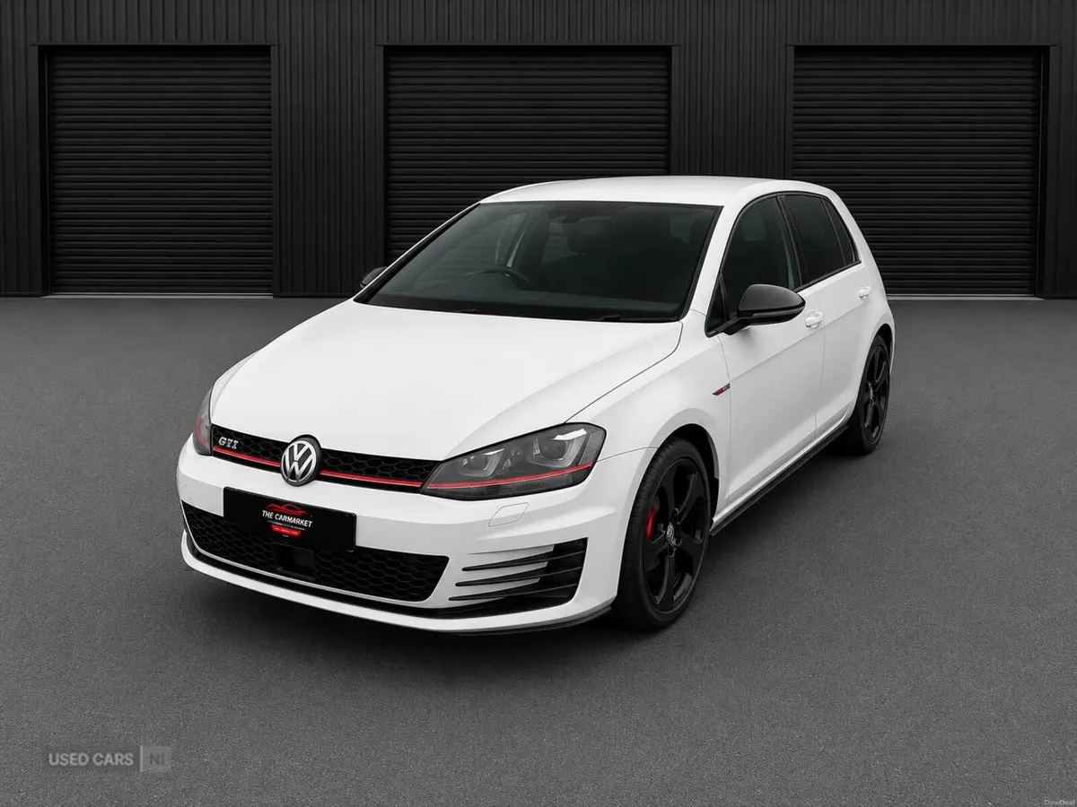 Volkswagen Golf 2.0 TSI BlueMotion Tech GTI DSG Eu - Image 3