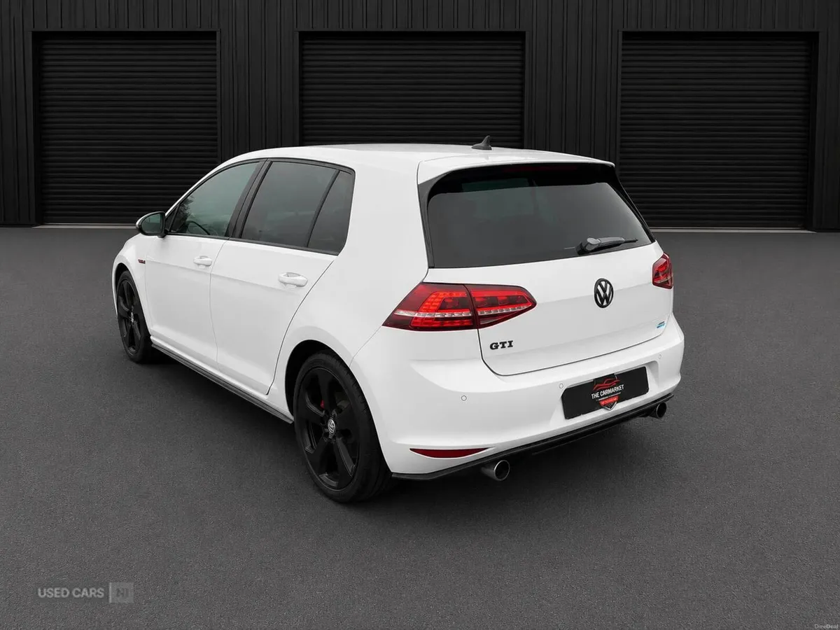 Volkswagen Golf 2.0 TSI BlueMotion Tech GTI DSG Eu - Image 5