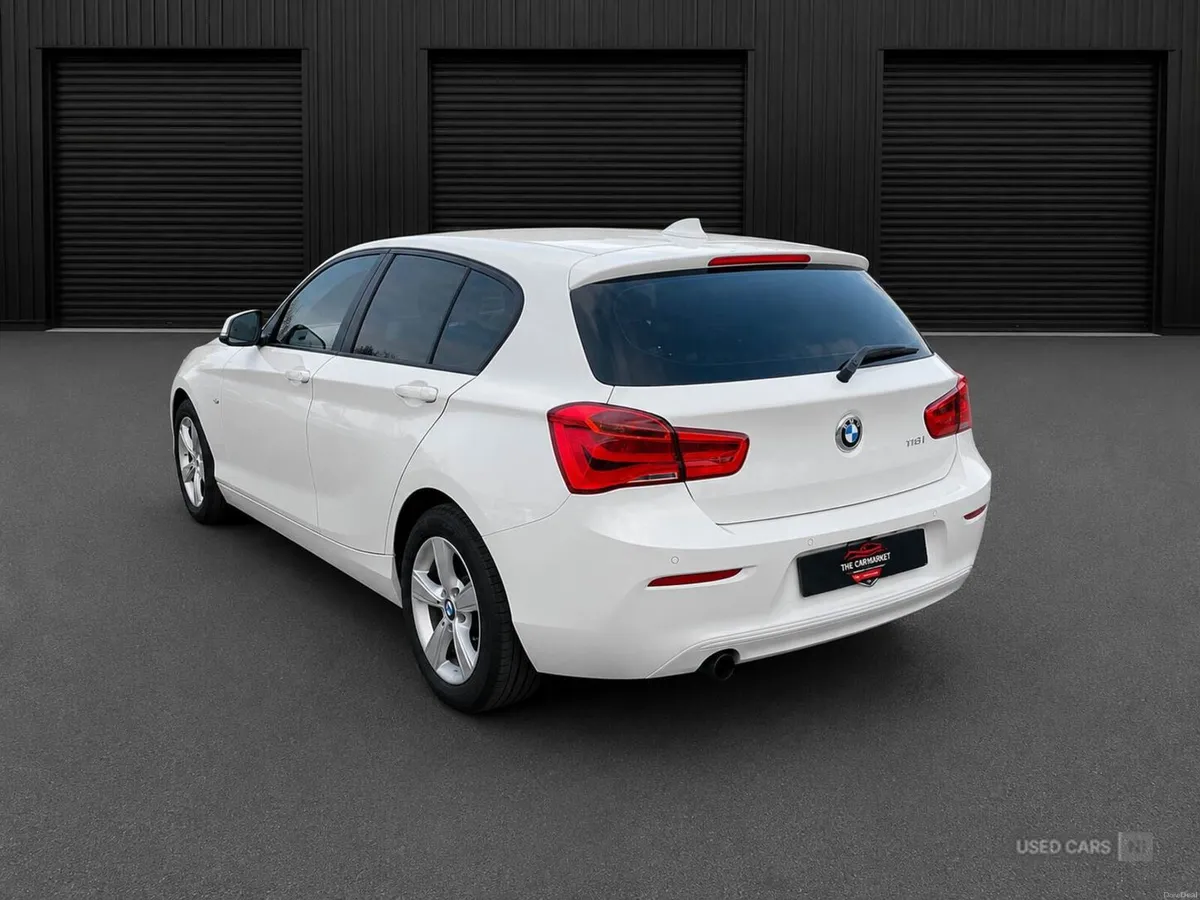 BMW 1-Series 1.5 118i Sport Auto Euro 6 (s/s) 5dr - Image 3