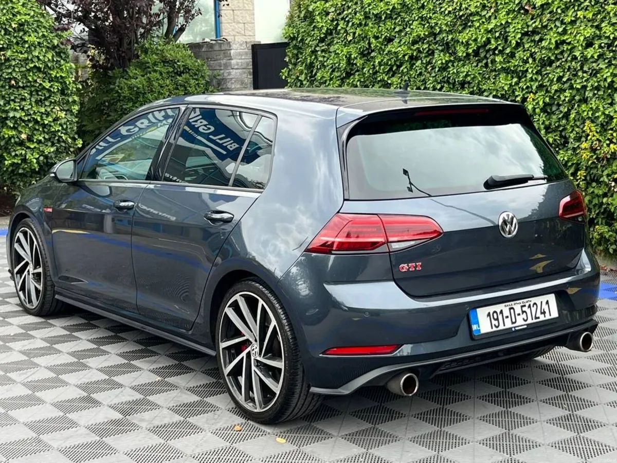 Volkswagen Golf GTI PERFORMANCE PACK 2.0 TSI AUTO - Image 5