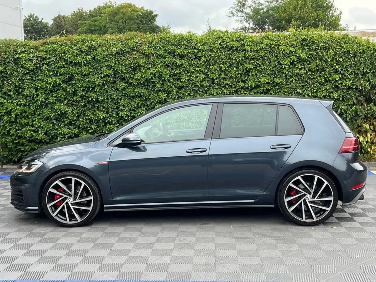 Volkswagen Golf GTI PERFORMANCE PACK 2.0 TSI AUTO - Image 3