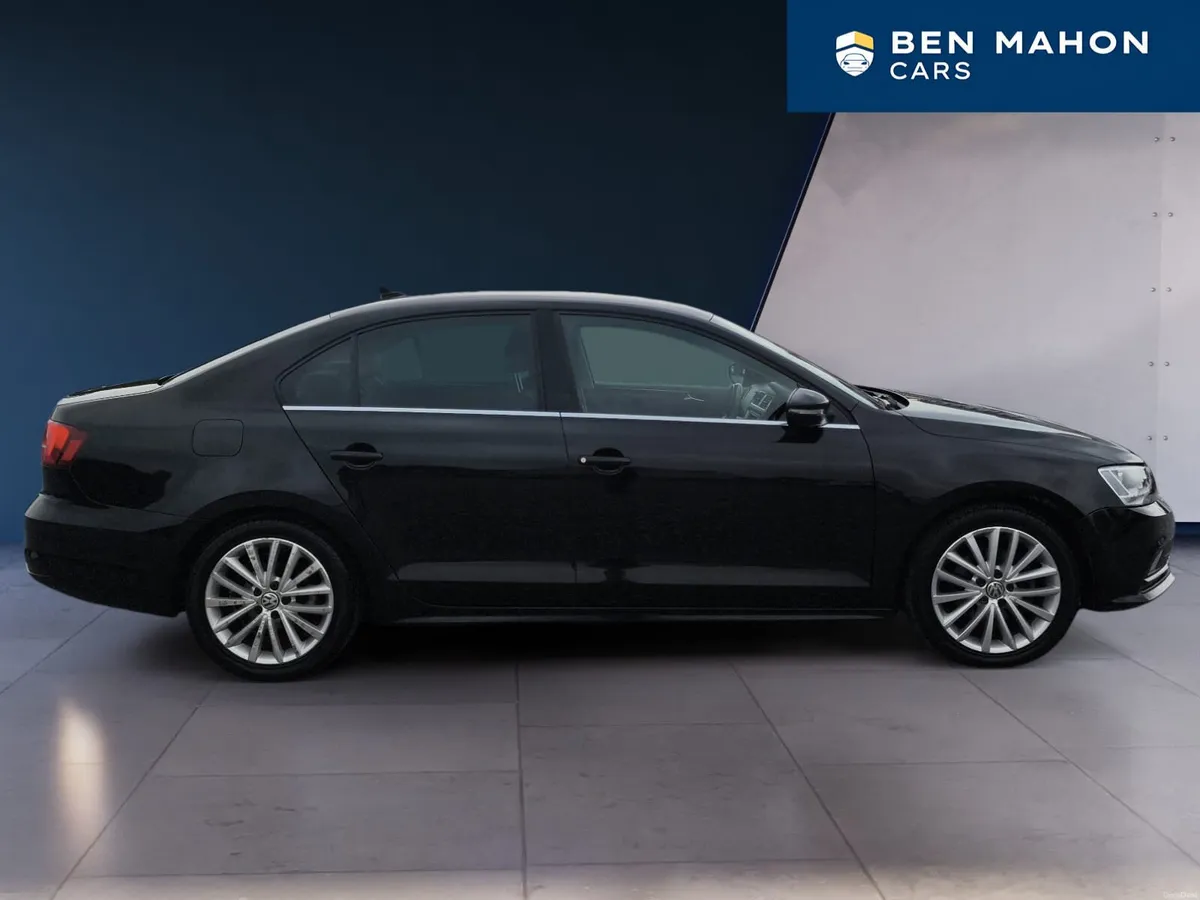 2017 Volkswagen Jetta Highline 1.4 TSI Petrol - Image 6