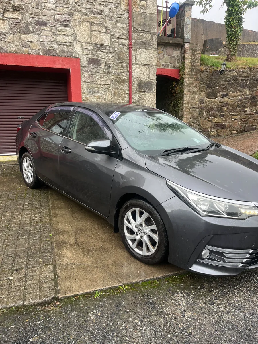 Toyota Corolla 2017 - Image 3