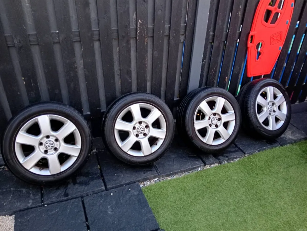 5x112 alloys €100 - Image 1