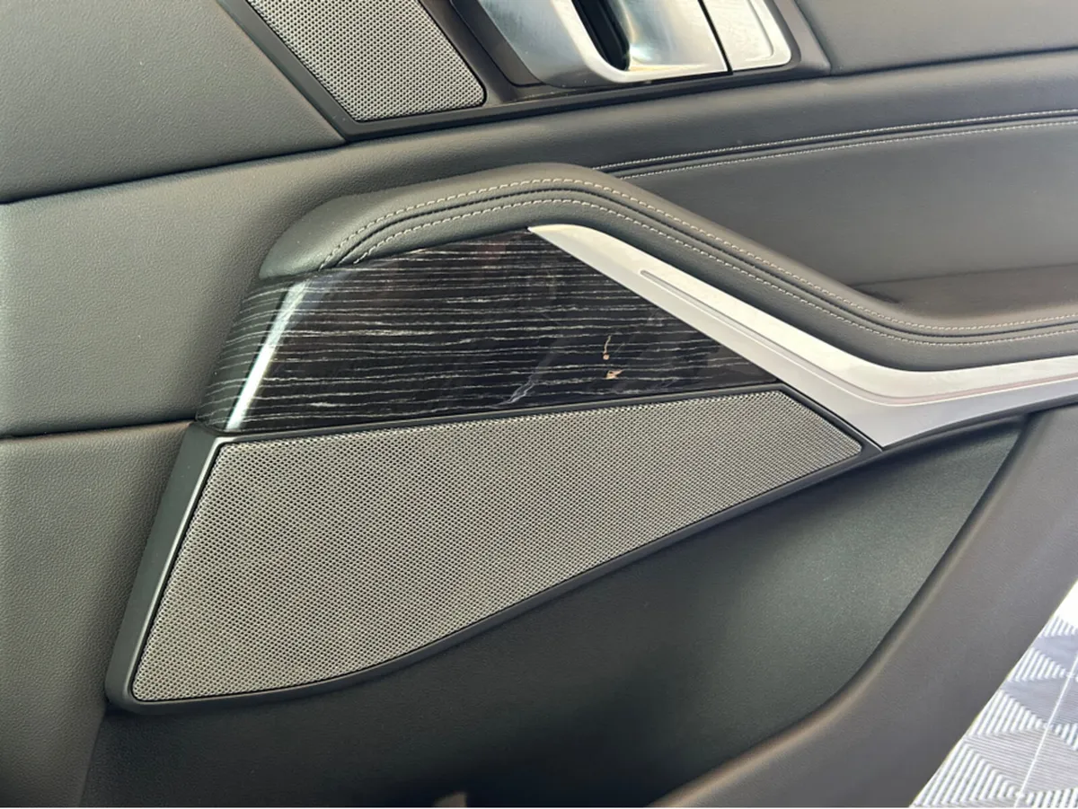 BMW X5 XDRIVE50E M SPORT*PRO /TECH/ COMFORT PACKS* - Image 6