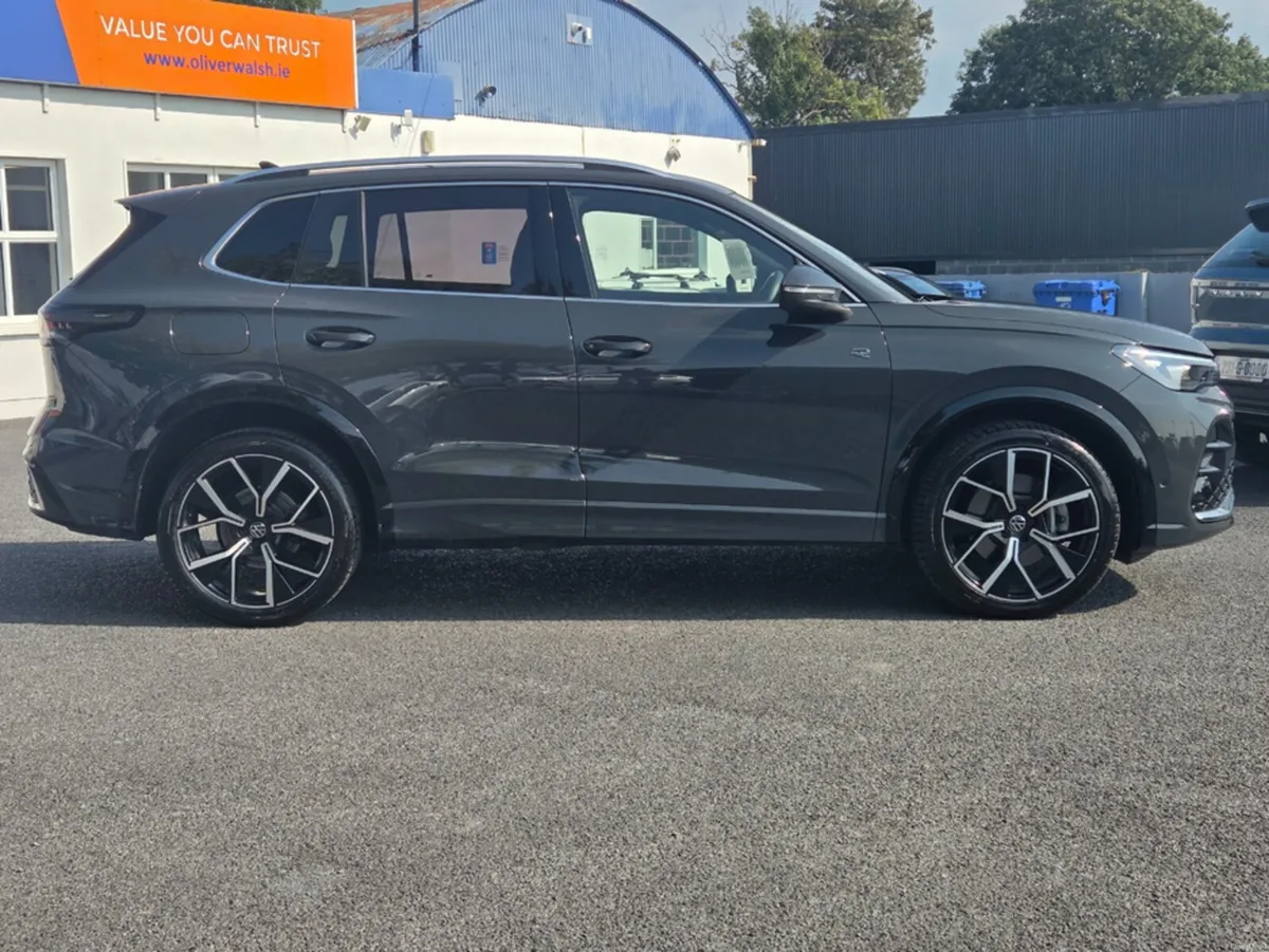 Volkswagen Tiguan R-LINE TSI PHEV S- DSG - Image 3
