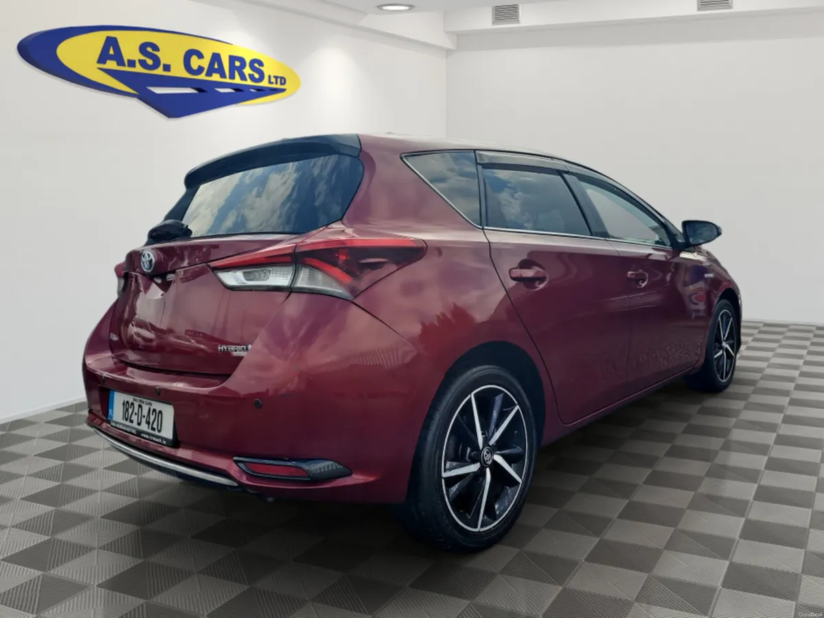Toyota Auris HYBRID LUNA SPORT AUTO 4DR - Image 4