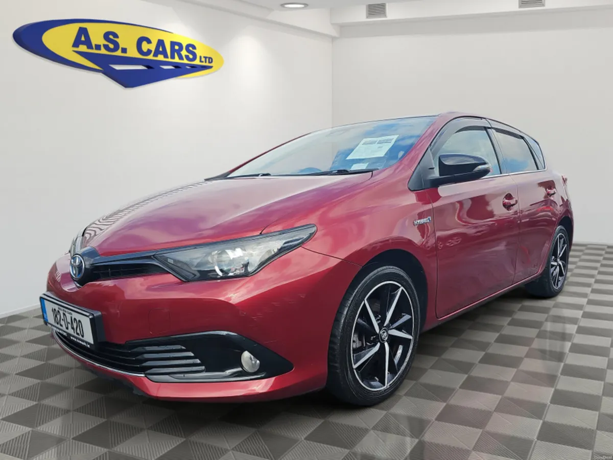 Toyota Auris HYBRID LUNA SPORT AUTO 4DR - Image 1