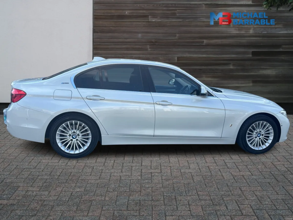 BMW 3-Series PHEV Full Leather  Automatic - Image 4