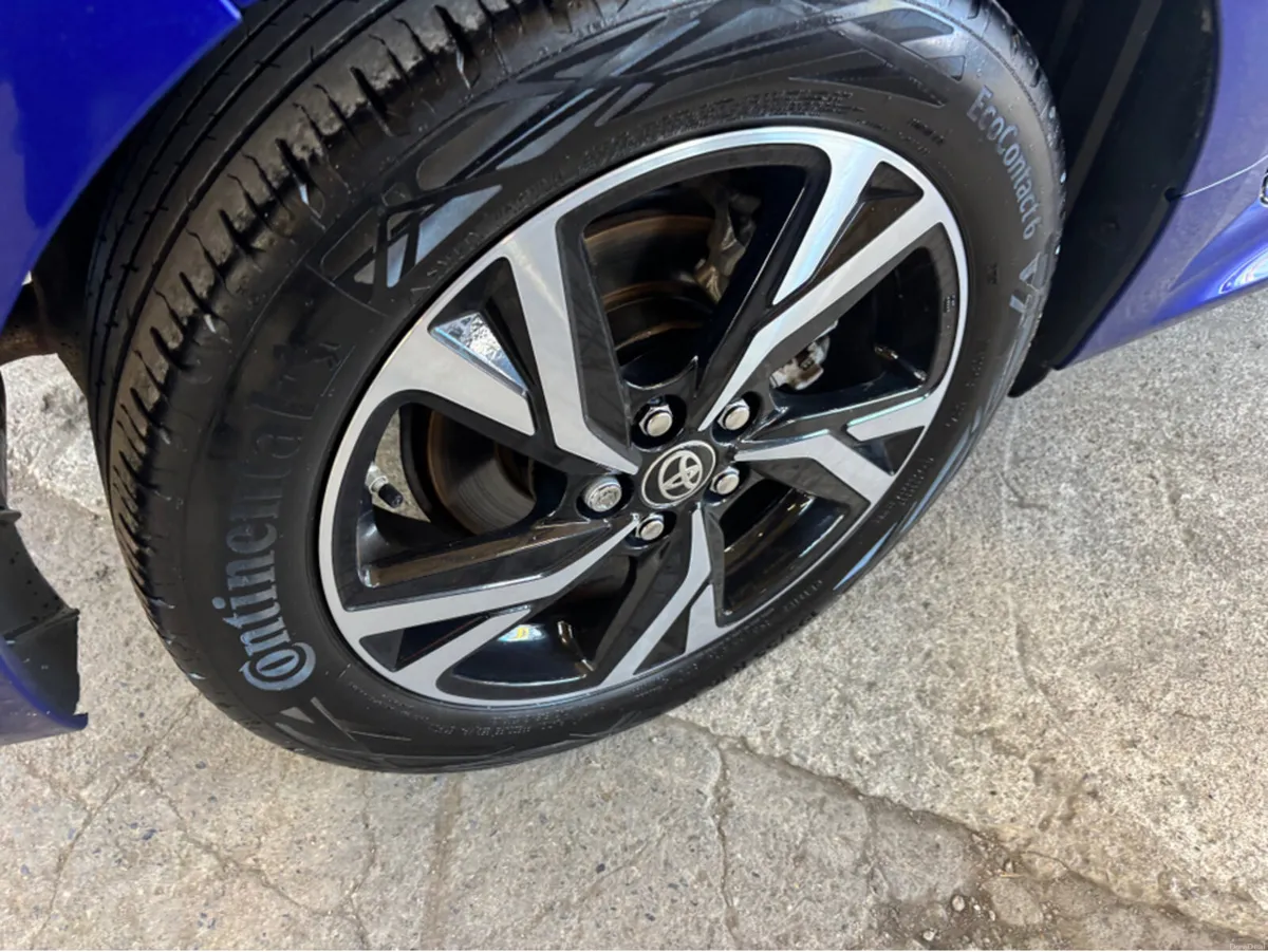 Toyota Yaris HYBRID 115 L-SPORT only 48000 kms - Image 3
