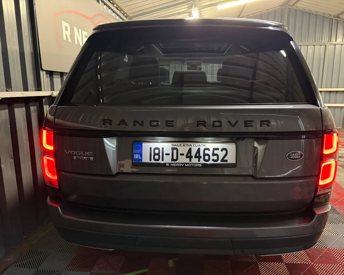 2018  Range Rover 4.4D SDV8 4WD Vogue 5 Seat N1 - Image 2