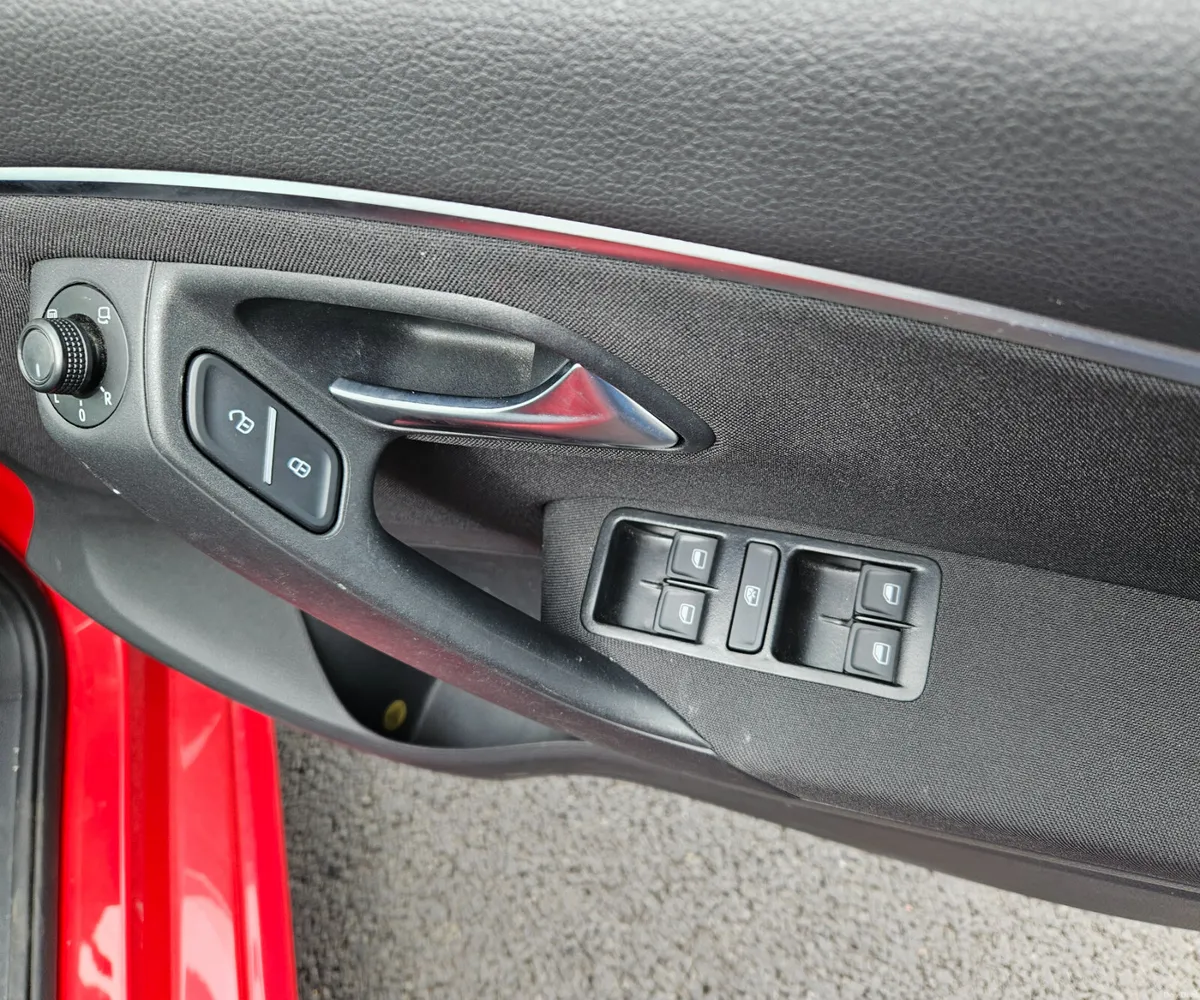Volkswagen Polo 2017  1.2 TSI Petrol Automatic - Image 5