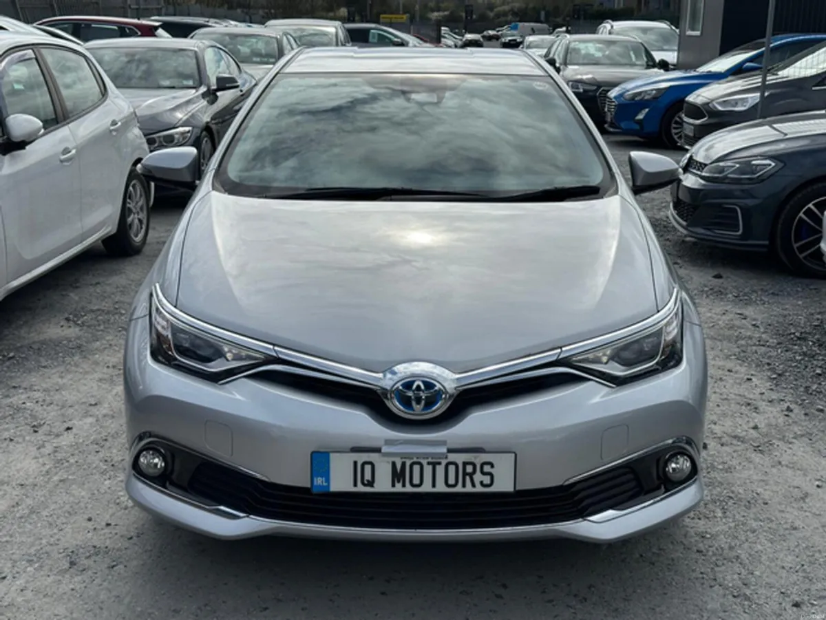 Toyota Auris 1.8L Automatic  Pertol Hybrid Low Mil - Image 3