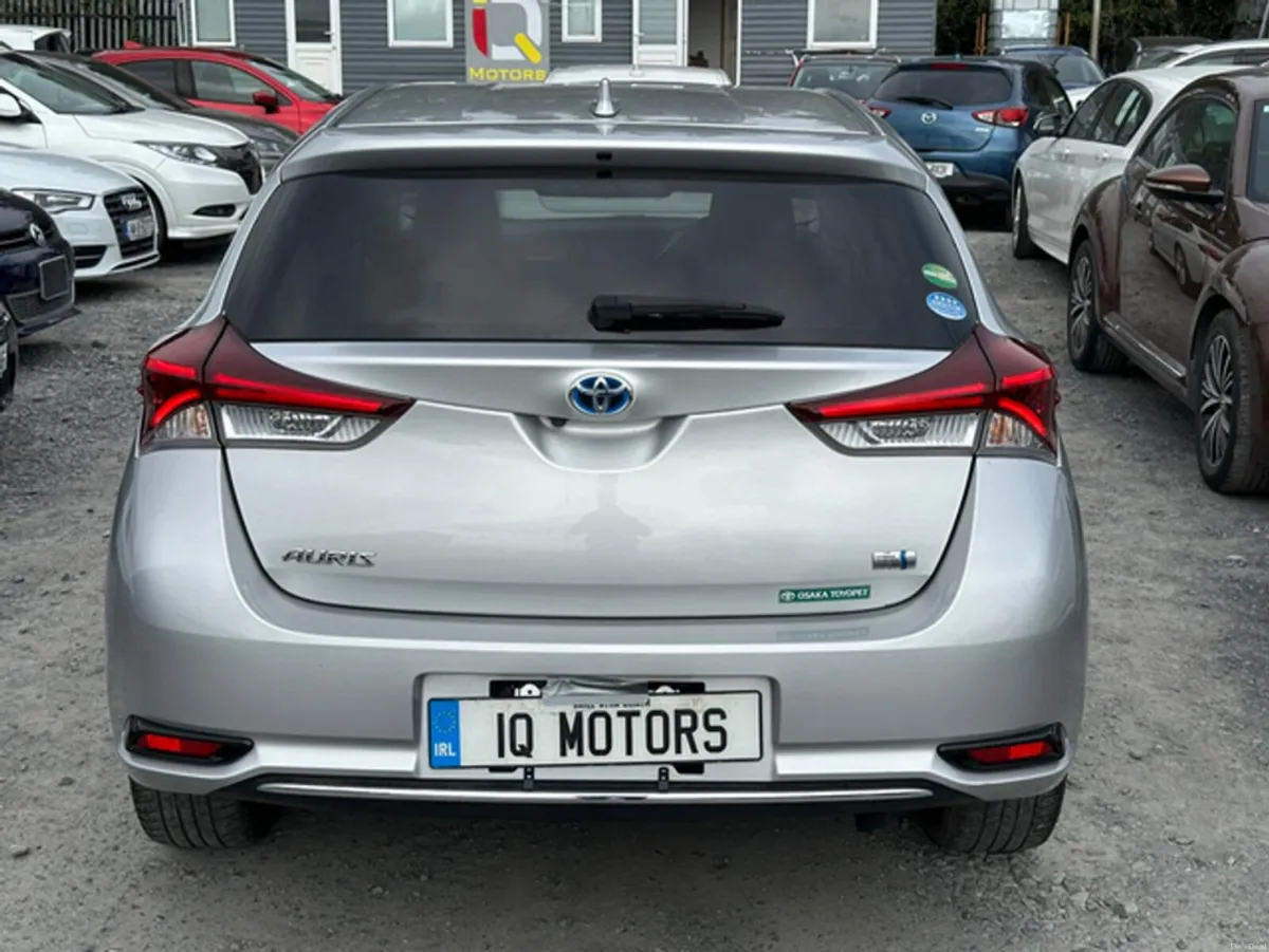Toyota Auris 1.8L Automatic  Pertol Hybrid Low Mil - Image 5