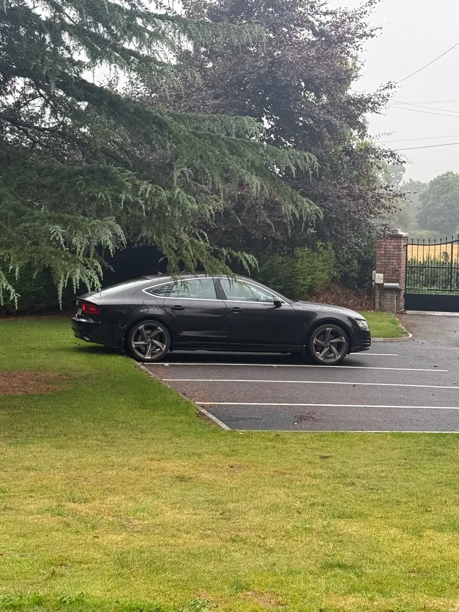 Audi A7 2011 - Image 2