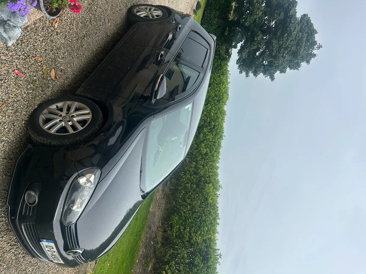 Volkswagen Golf 2010 - Image 2