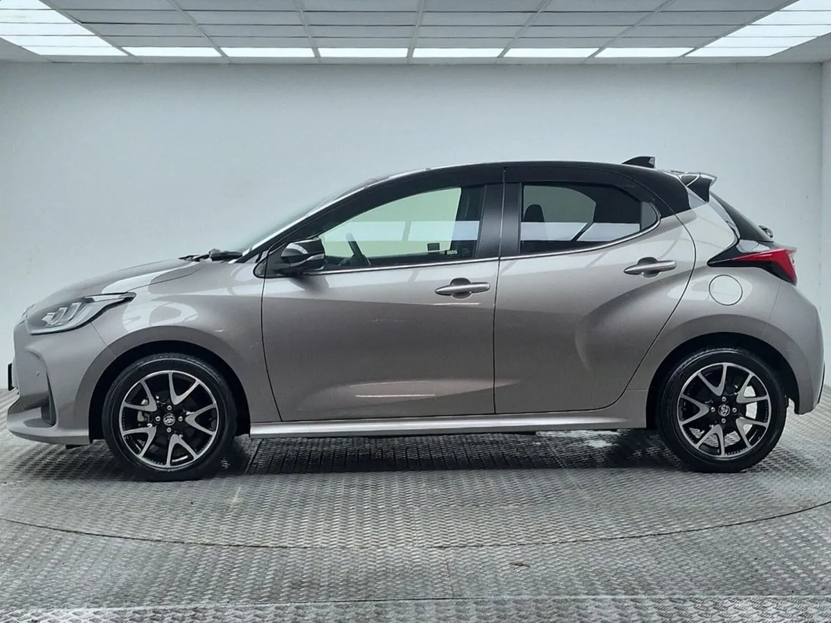Toyota Yaris 1.5 Hybrid SOL - Image 5