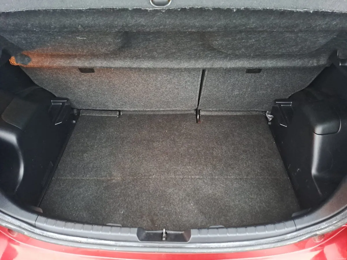 Toyota Yaris 2012 - Image 4