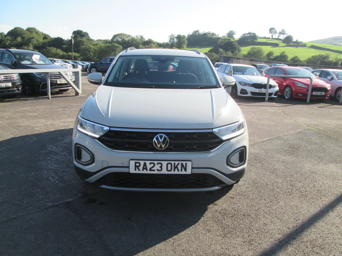2023  VOLKSWAGEN   T-ROC  2.0  TDI  EVO  LIFE  5DR - Image 3