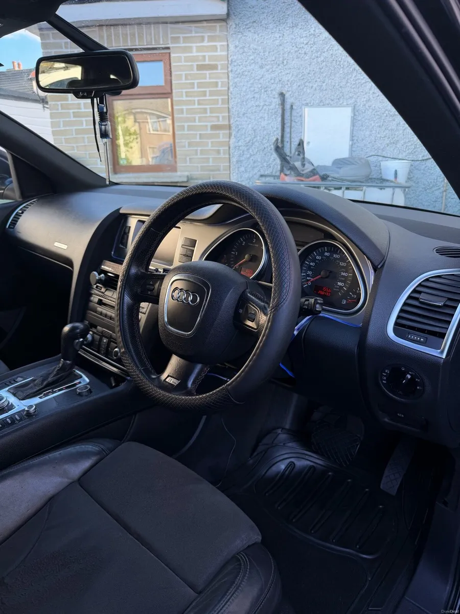 Audi Q7 - Image 4