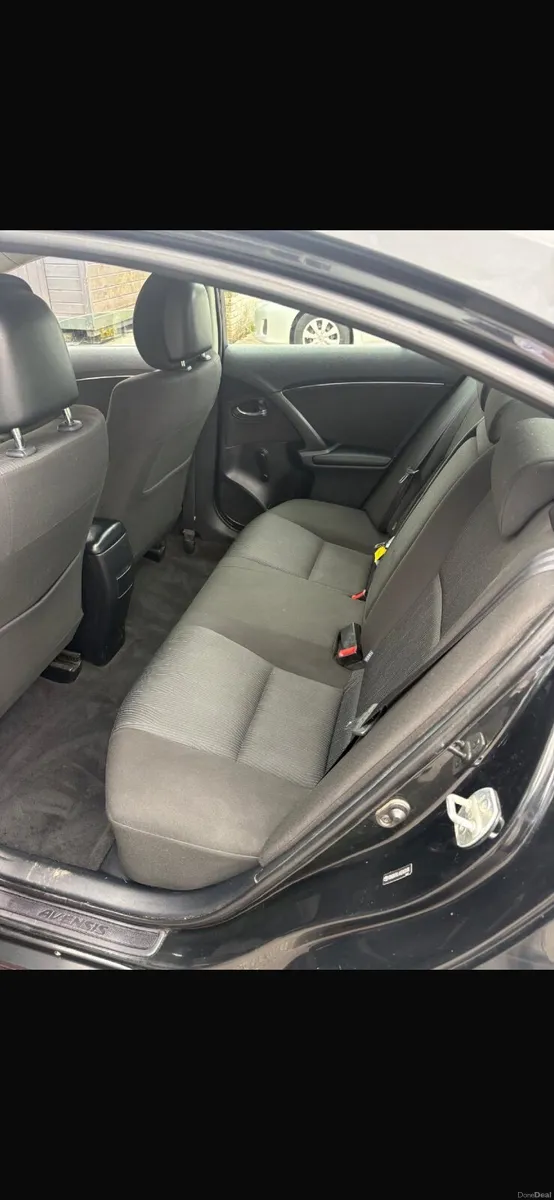 Toyota Avensis 2011 - Image 6