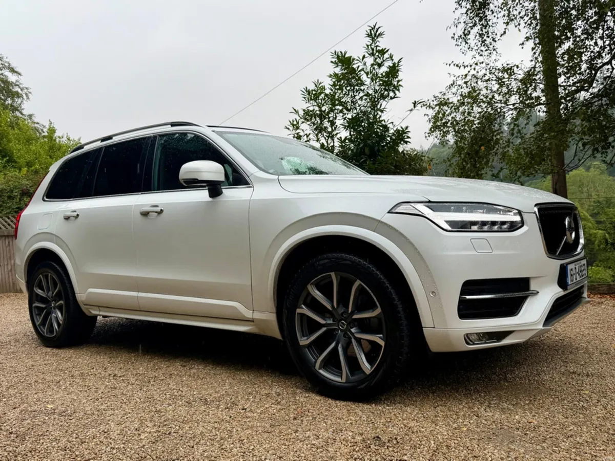 Volvo XC90 2.0 D5 MOMENTUM 225BHP ALL WHEEL DRIVE* - Image 2