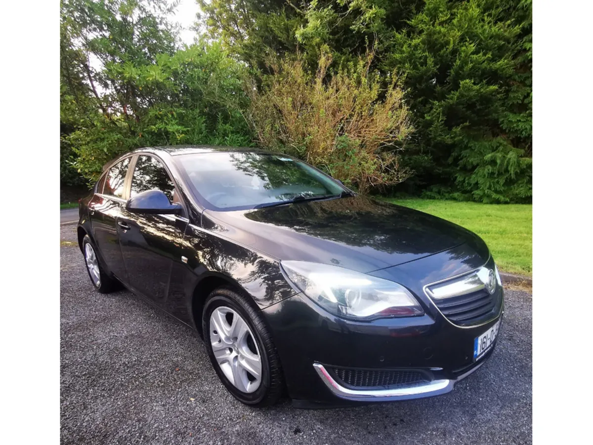 Vauxhall Insignia 1.6 CDTI DESIGN  136PS AUTO - Image 3