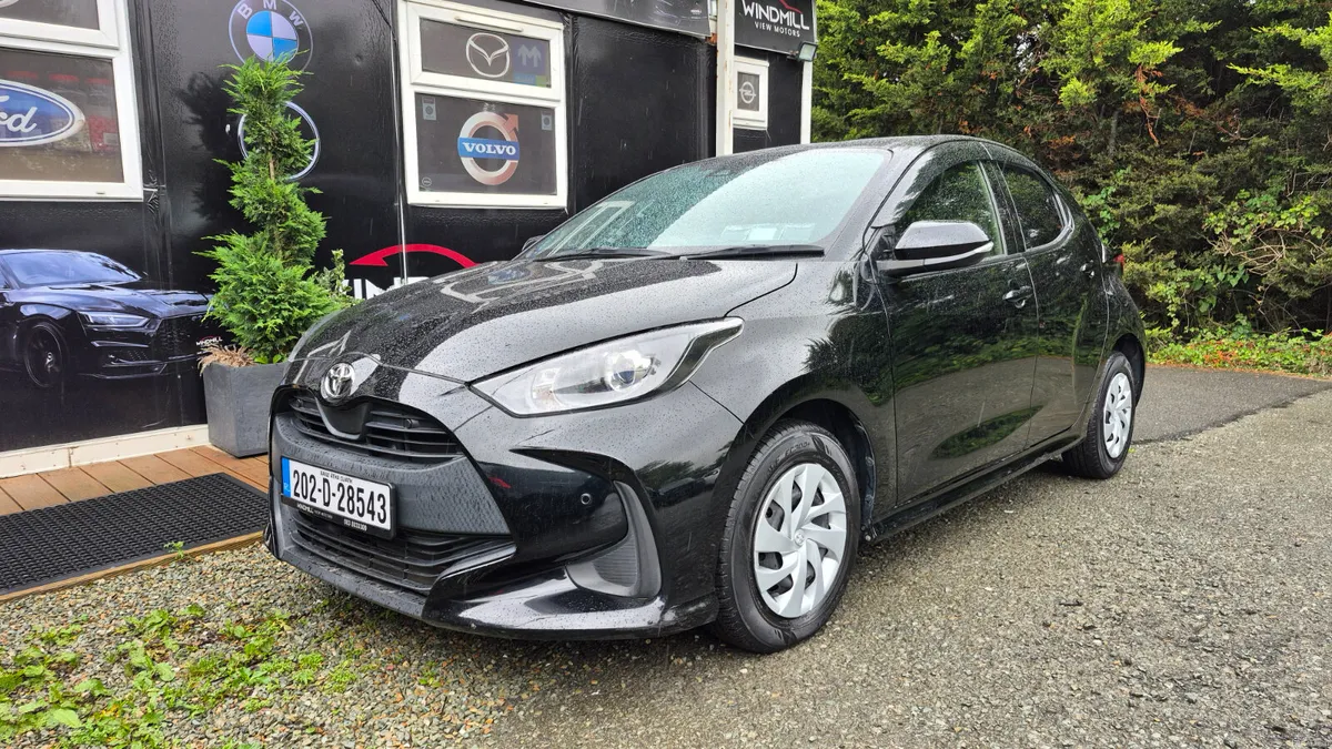 Toyota Yaris 1.0  Automatic - Very Low mileage - Image 3
