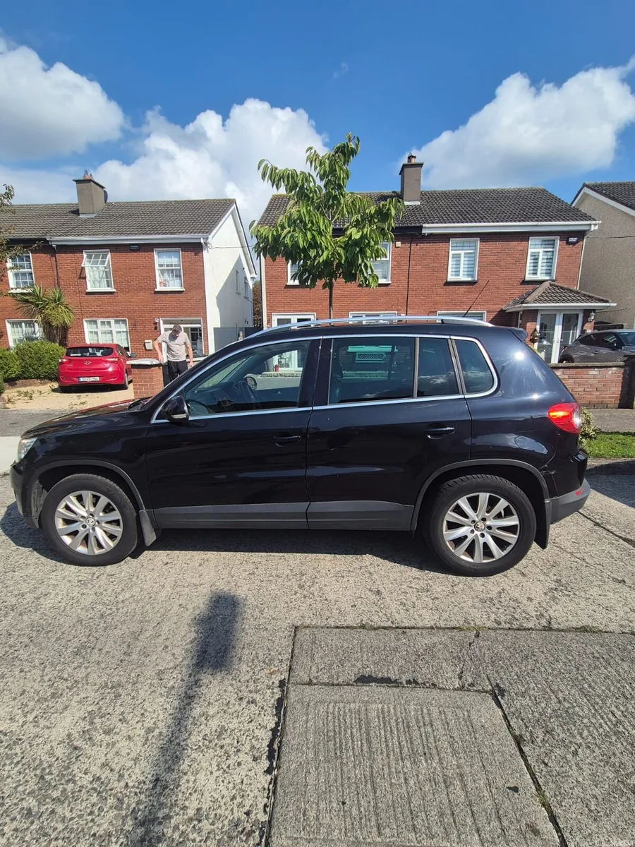 2010 VW Tiguan - Image 2