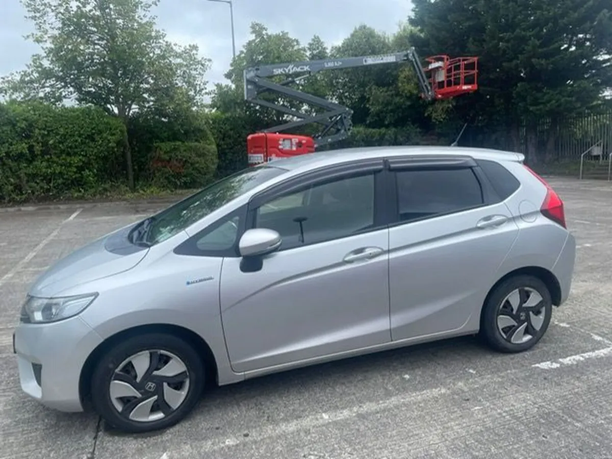 Honda Fit 2015 - Image 2