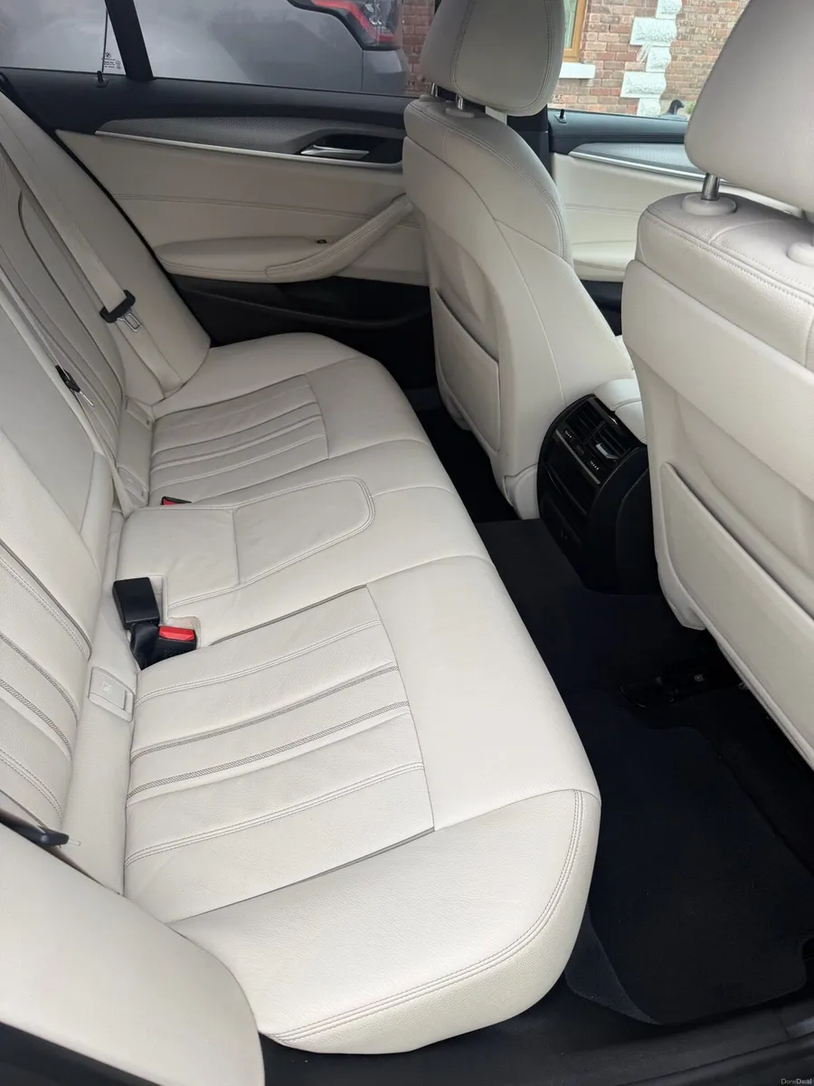 Car - Image 5