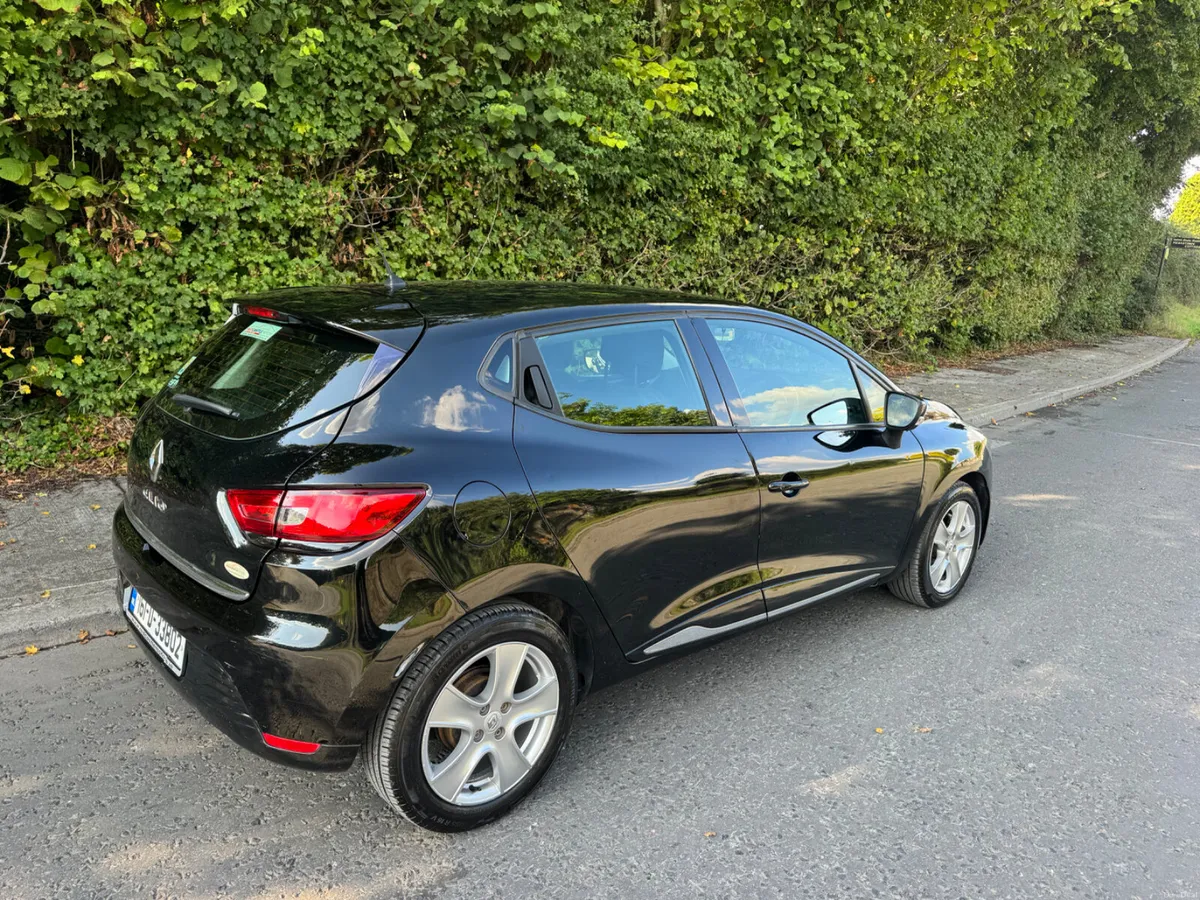 Renault Clio low mileage - Image 3